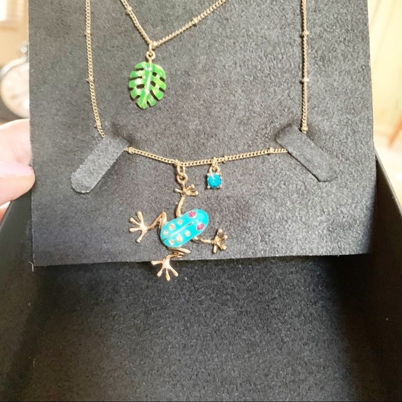 Betsey Johnson Turquoise Jeweled Rainforest Frog with Turquoise Jewel & Leaf - Picture 8 of 11